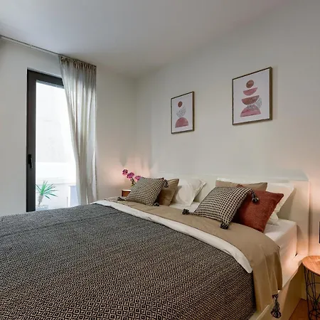 Lunula Apartment
