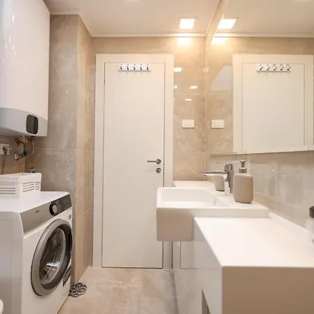 Apartman Lunula *