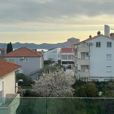Lunula Apartment